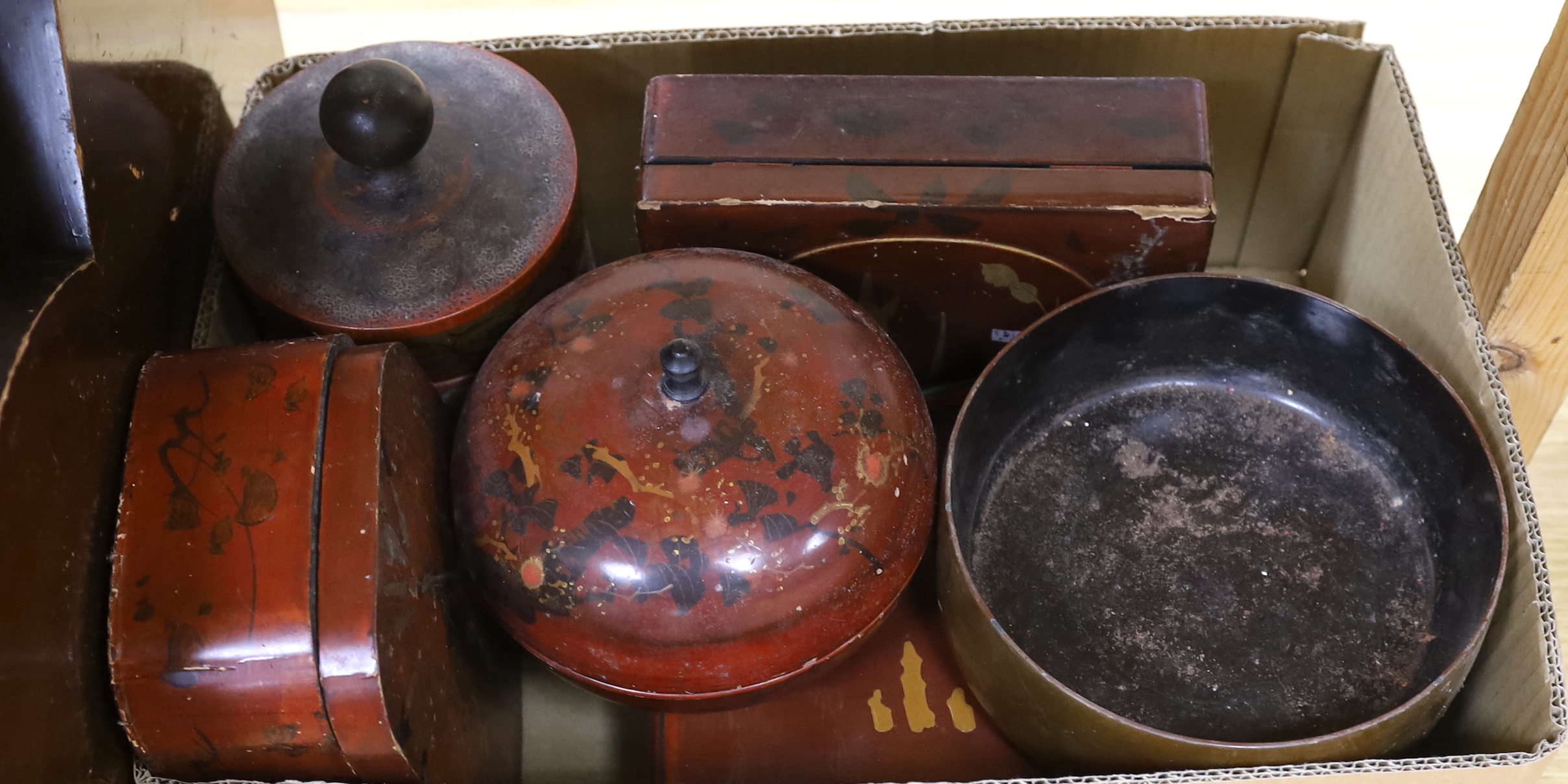 A quantity of assorted lacquer ware boxes, trays etc.